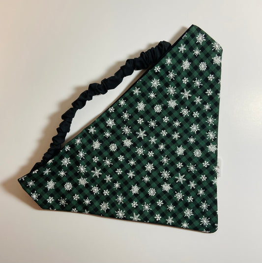 Green Black snowflakes gingham